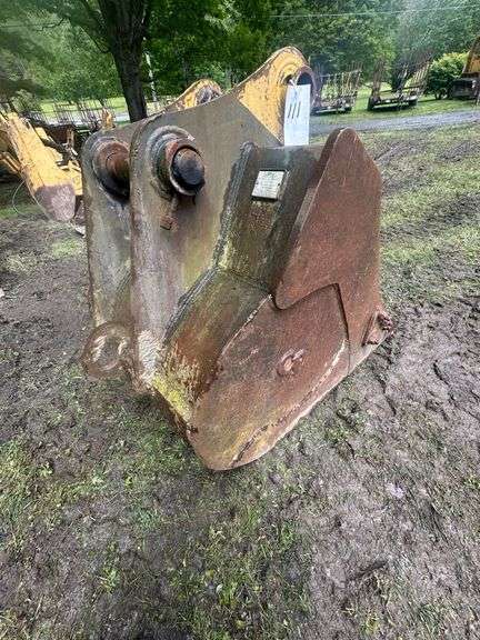 Komatsu Model-PC200-225-290 42"HD Excavator Bucket