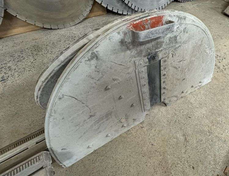 Hydraulic Wall Saw System with Eaton Vickers Controls, Blade Guards and Tracks