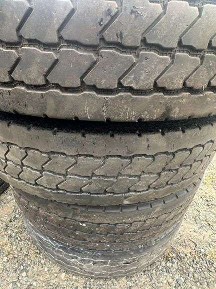 (4x) 11R 245 Used Truck Tires