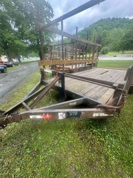 2004 Hurst 22' Trailer VIN# 1H9T3162X41057138