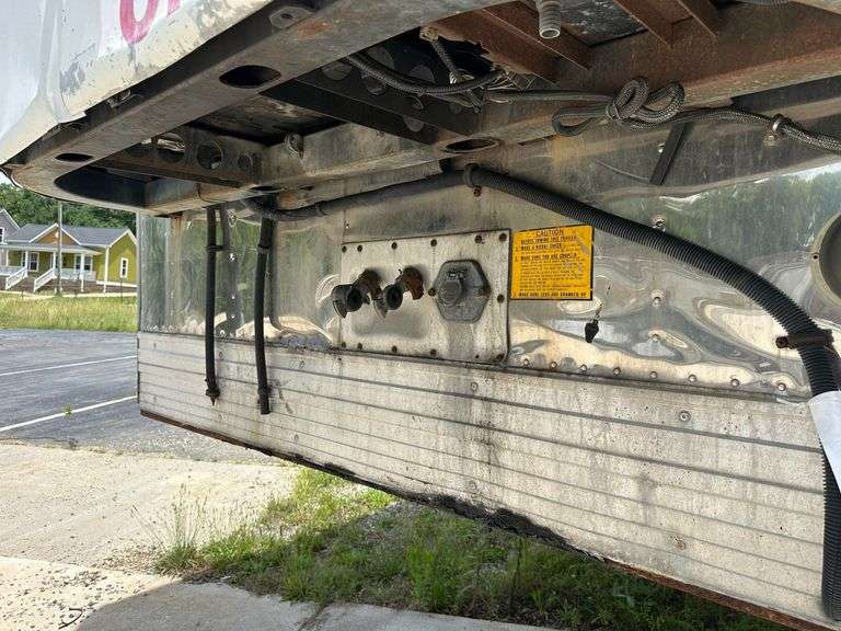 1996 48' Utility Trailer Mfg. Semi Trailer VIN: 1UYVS248XTM900902