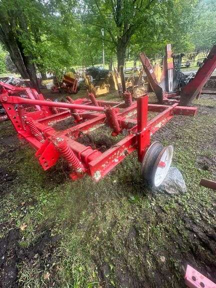 6 Tooth 3 Point Chisel Plow