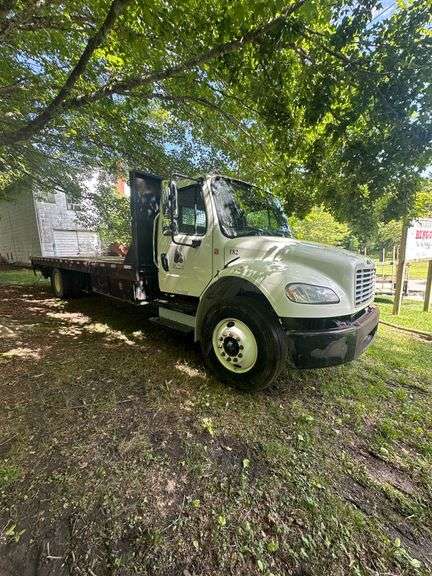 2017 Freightliner 28' Flatbed with Liftgate V-3ALACXDT2HDHV2978