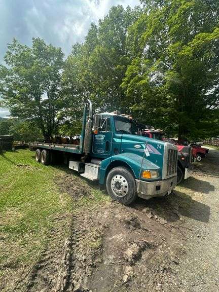 1997 Peterbilt 385 30' Roll Back Vin# 1NPGLA9X0VN439553