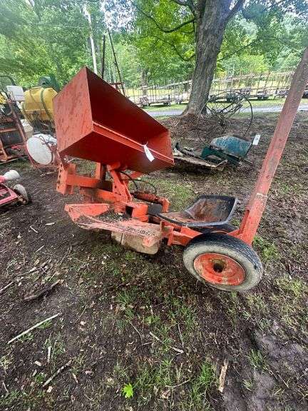 Alice Chalmers 3 Point Riding Seed Planter