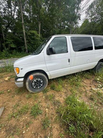 2005 Ford E350 VIN# 1FBSS31LX2HB55015