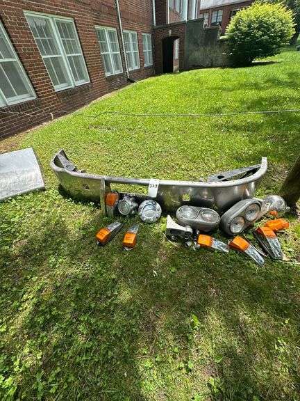 Hendrickson Diesel Truck Bumper w/ Assorted Replacement Lights