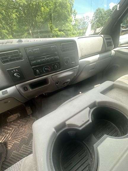 2004 Ford F350 XLT VIN# 1FDWF37P94EA47917