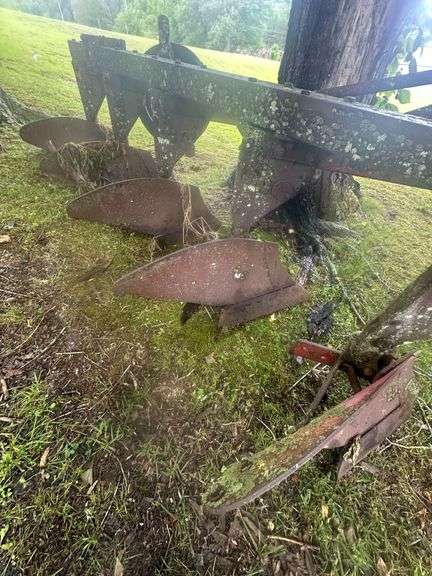 Antique 5 Tooth 3 Point Rear Mounted Moldboard Plow
