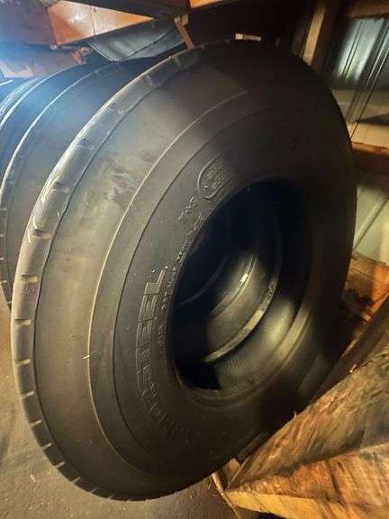 (6x) 11R 24.5 Used Truck Tires