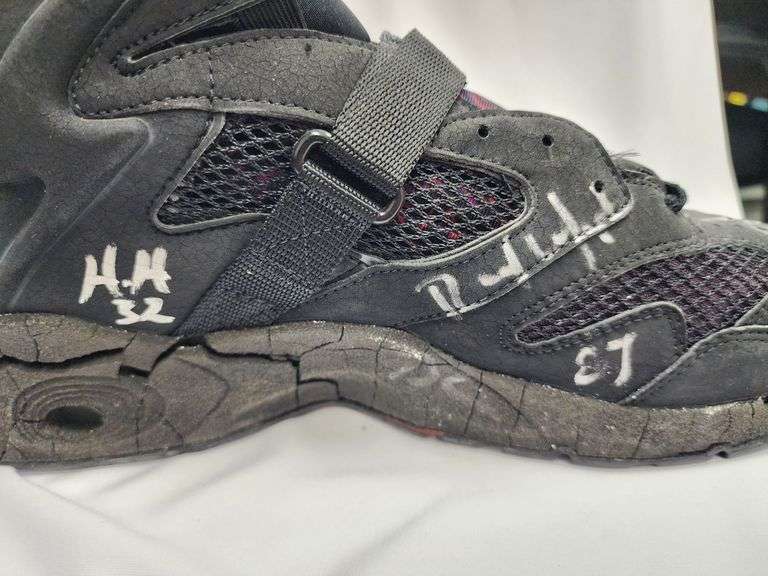 Charlotte Hornets Signed Converse Shoe