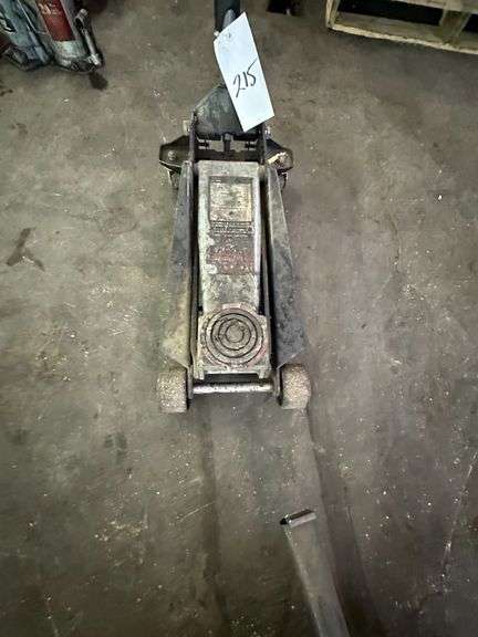 The Pro-Lift Grey Speedy Lift Garage Jack