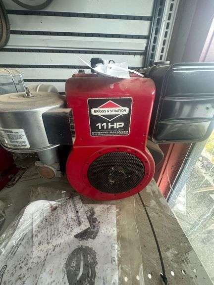 Briggs & Stratton 11 HP Synchro Balanced motor