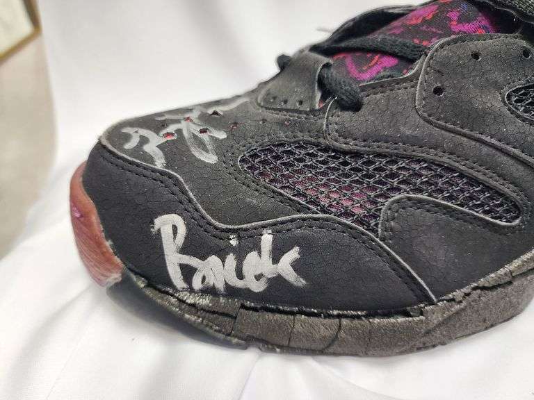 Charlotte Hornets Signed Converse Shoe