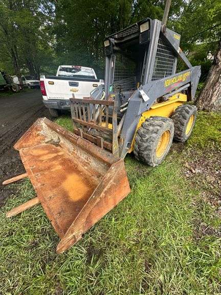 New Holland LS180 Skid Steer