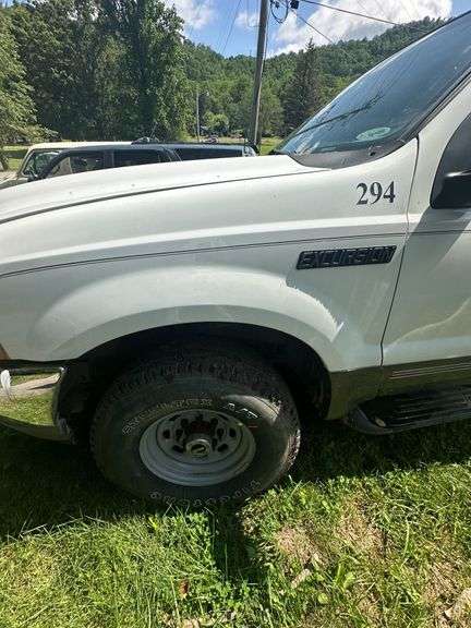 2002 Ford Excursion XLT 4x4 VIN# 1FMNU41S72EC969289