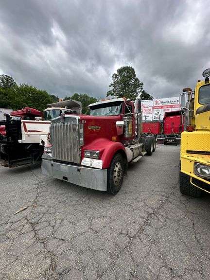 2005 Kenworth  VIN# 1XKWDBOX85J072075