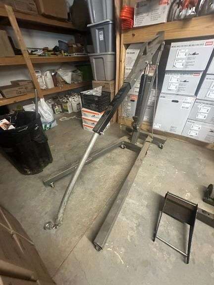 Pittsburgh Heavy Duty 1 Ton Folding Shop Crane