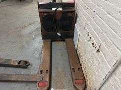 Raymond Model 8210 Electric Pallet Jack (non-functional)