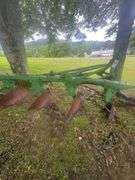 John Deere Model 1350 5 Tooth 3 Point Rear Mounted Plow
