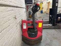 Raymond Model 8210 Electric Pallet Jack (non-functional)