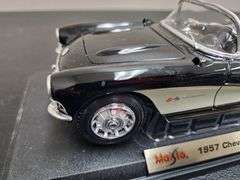 Maisto 1:18 Scale 1957 Chevrolet Corvette Convertible Die Cast