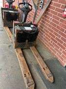 Raymond Model 8210 Deka D -Series 24V 9AMP Electric Pallet Jack
