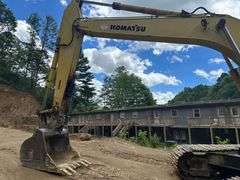 Komatsu PC 220L Excavator with Thumb