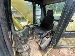Komatsu PC 220L Excavator with Thumb