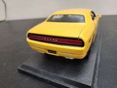 Maisto 1:18 Scale 2006 Dodge Challenger Concept Die Cast