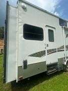 2005 Raptor 36' Key Performance Camper/Toy Hauler VIN# 4YDF36139M853833