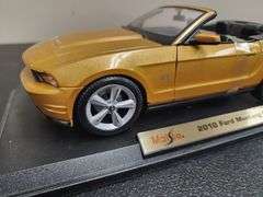 Maisto 1:18 Scale 2010 Ford Mustang GT Convertible Die Cast