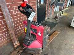 Raymond Model 8210 Deka D -Series 24V 9AMP Electric Pallet Jack