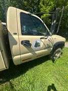 2001 GMC 2500 HD Utility Bed 4x4 VIN# 1GDHK24U81Z295556