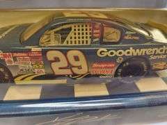 Kevin Harvick 1:24 Scale #29 Goodwrench Service Die Cast Car