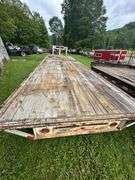 1990 White 26' Gooseneck Trailer