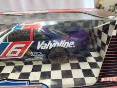 Mark Martin Hand Signed 1/18 Scale Valvoline #6 Die Cast Car