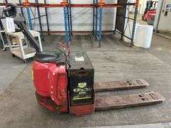 Raymond Model 8310 Deka D-Series 24V 26AMP Electric Pallet Jack