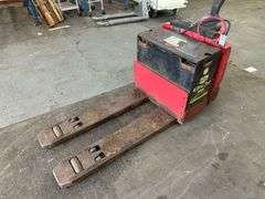 Raymond Model 8310 Deka D-Series 24V 26AMP Electric Pallet Jack