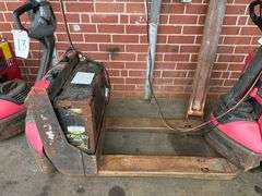 Raymond Model 8210 Deka D -Series 24V 9AMP Electric Pallet Jack
