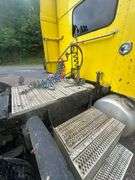 2000 Peterbilt 379 Sleeper Cab VIN# 1XP5DB9X31N553619