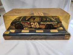 Kevin Harvick 1:24 Scale #29 Goodwrench Service Die Cast Car