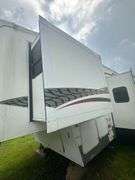 2005 Raptor 36' Key Performance Camper/Toy Hauler VIN# 4YDF36139M853833