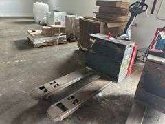 Raymond Model 8310 Deka D-Series 24V 26 AMP Electric Pallet Jack