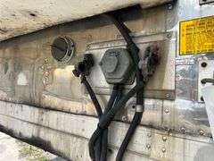 2004 53’ Utility Trailer Mfg. Semi Trailer VIN: 1UYVS25334M136802