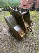 Komatsu Model-PC200-225-290 42"HD Excavator Bucket
