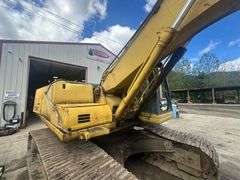Komatsu PC 200 L Excavator with Thumb