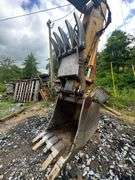 John Deere 230LC Excavator with Thumb