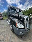 2014 Freightliner Sleeper Cab VIN# 3AKJGLD68ESFP4559