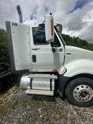 2010 International Prostar 122 Day Cab VIN# 1HSDJSJR9BJ383013